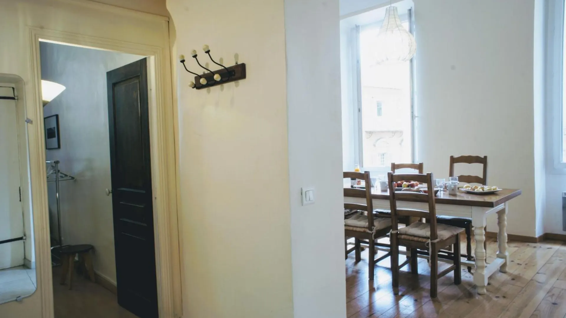 Ze Perfect Place - Spacieux Appartement - Cours Saleya - 2 Chb - 2 Sdb - Ac Nice 0*,  France